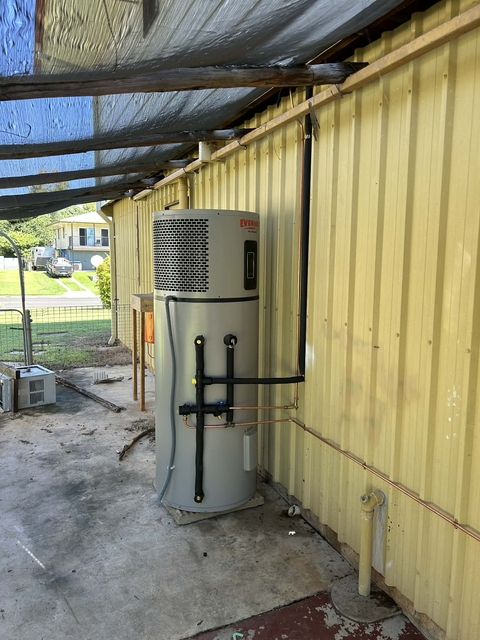 Heat pump hot water system